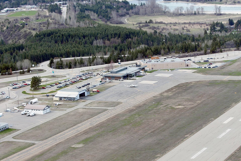33749560_web1_210429-CAN-nav-canada-tower-wkra_1