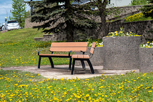Public intoxication, safety concerns lead  Lake to remove east side benches