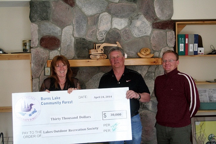 ComFor Makes a generous donation to the outdoor society