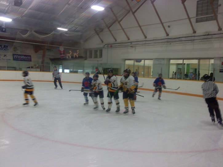 Peewees host tourney