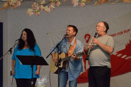 Entertaining crowd pleaser at Terry Fox Run