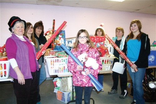 68354burnslakeChristmas_hampers