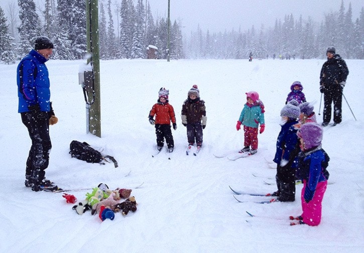 kids learn the fundamentals of skiing