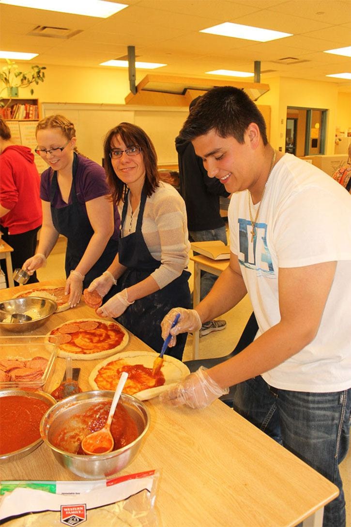 LDSS students make 547 pizzas