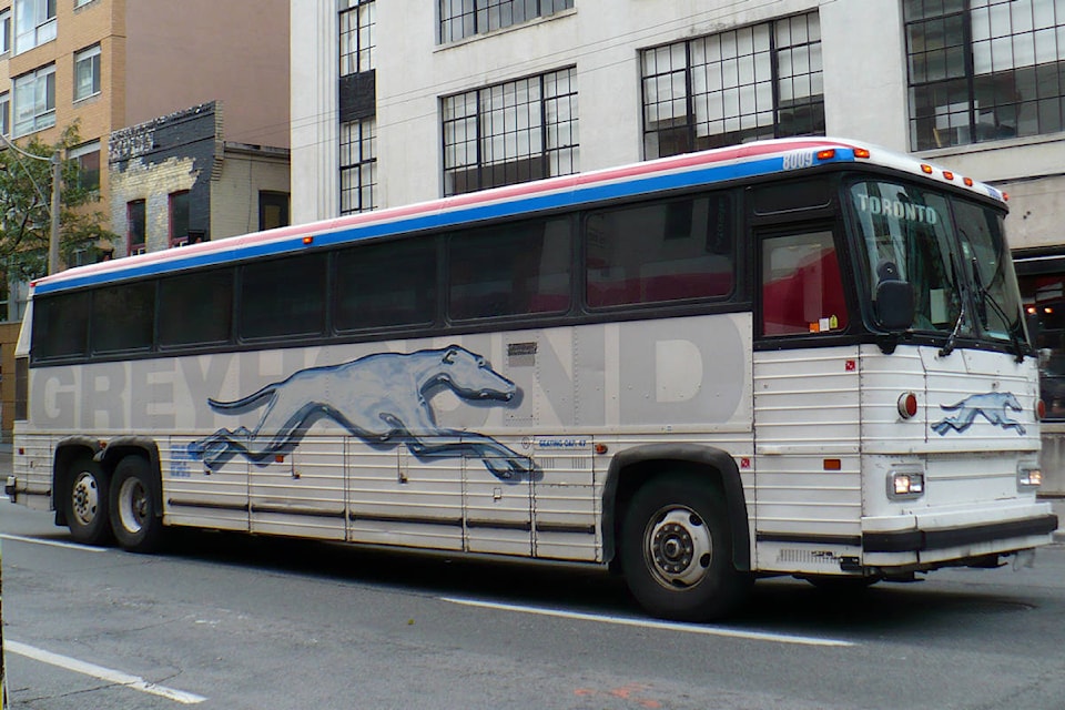 8347204_web1_Greyhound_Bus_Canada