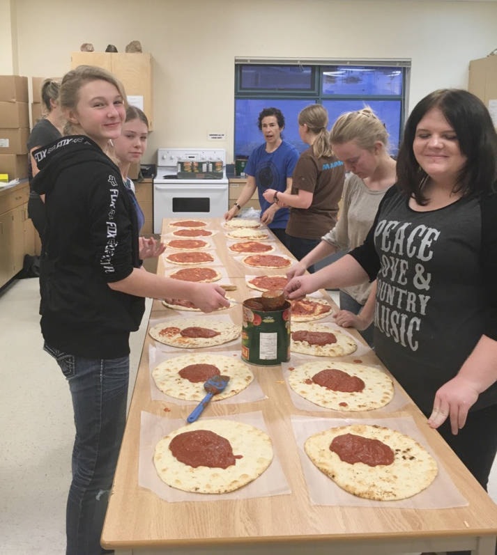 9615742_web1_Pizza-fundraiser