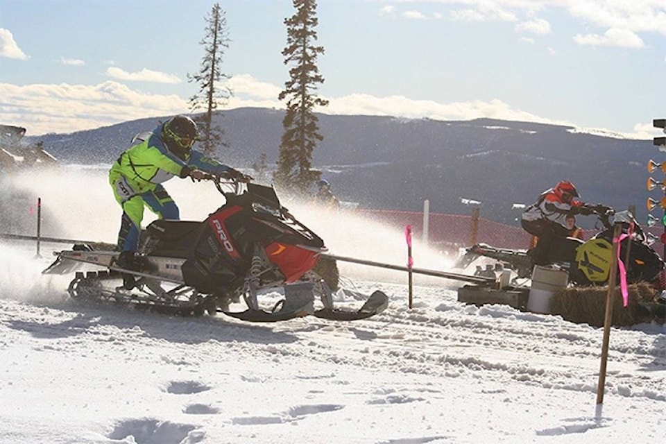 9619854_web1_171201-LDN-M-Snowmobile-club