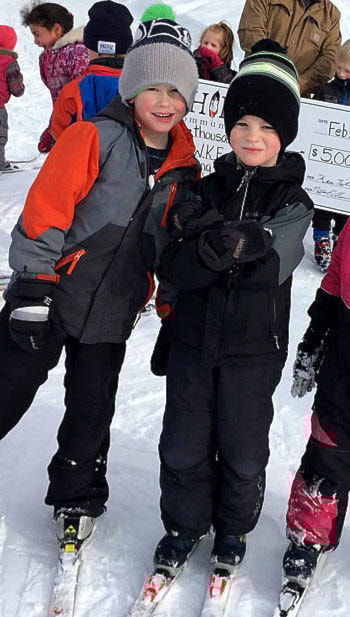 10608286_web1_little-skiers