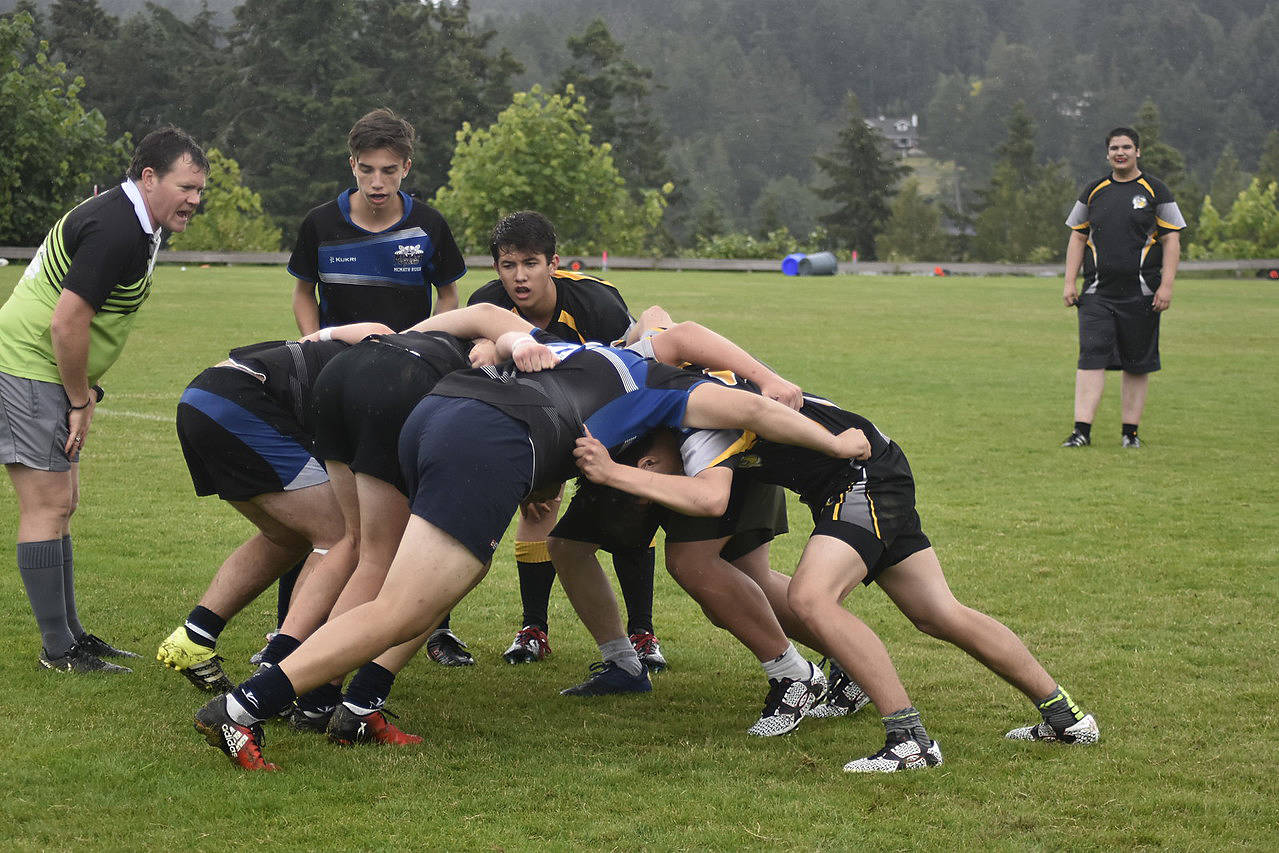 12296584_web1_boysrugby-12