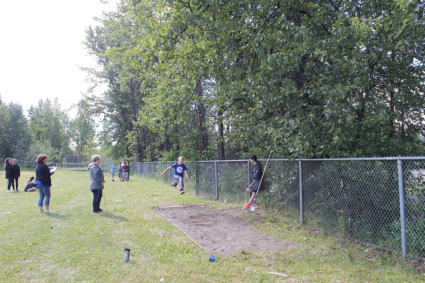 12503857_web1_Decker-15