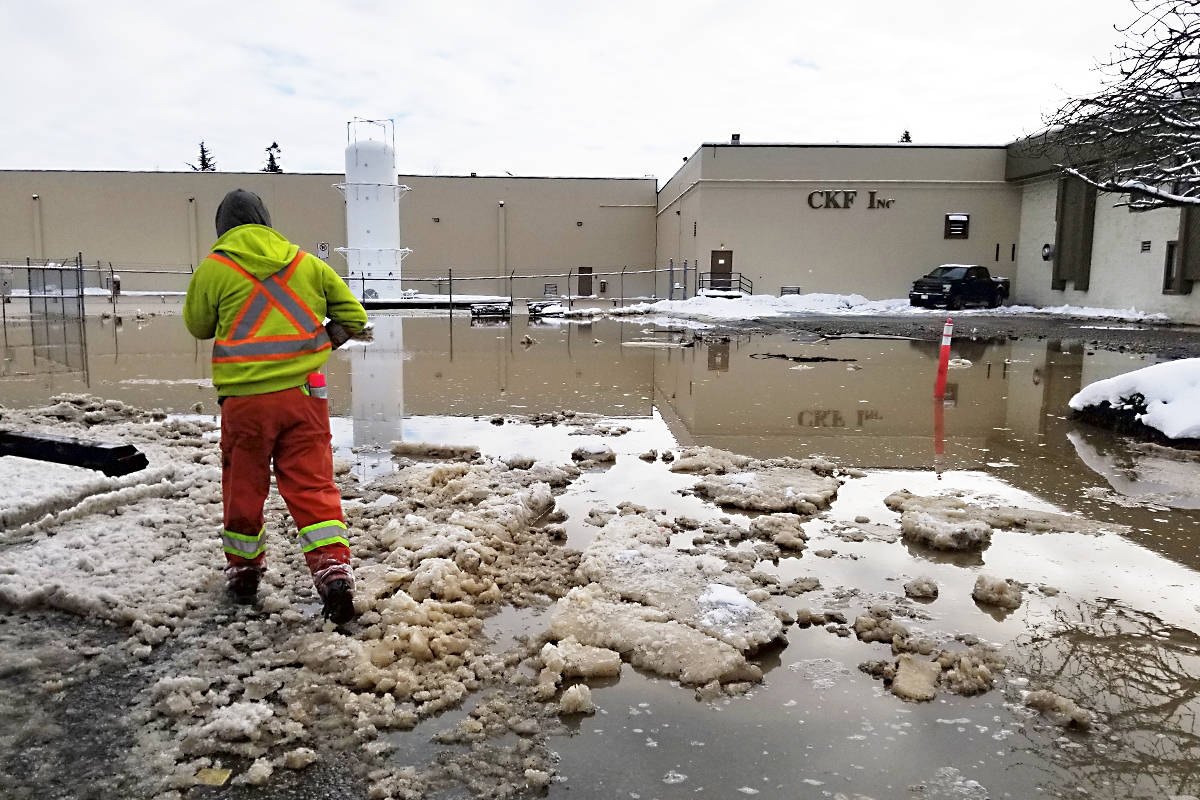 15543155_web1_190213-LAD-burst-water-main