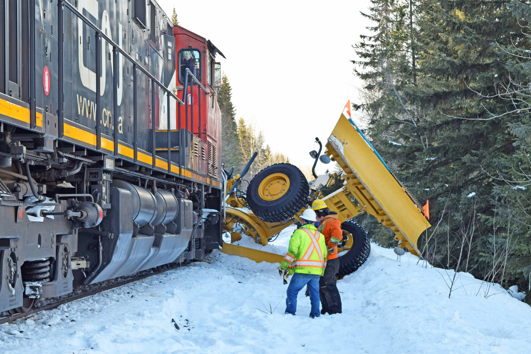 15624987_web1_CN-train-plow-grader-Quick-crash
