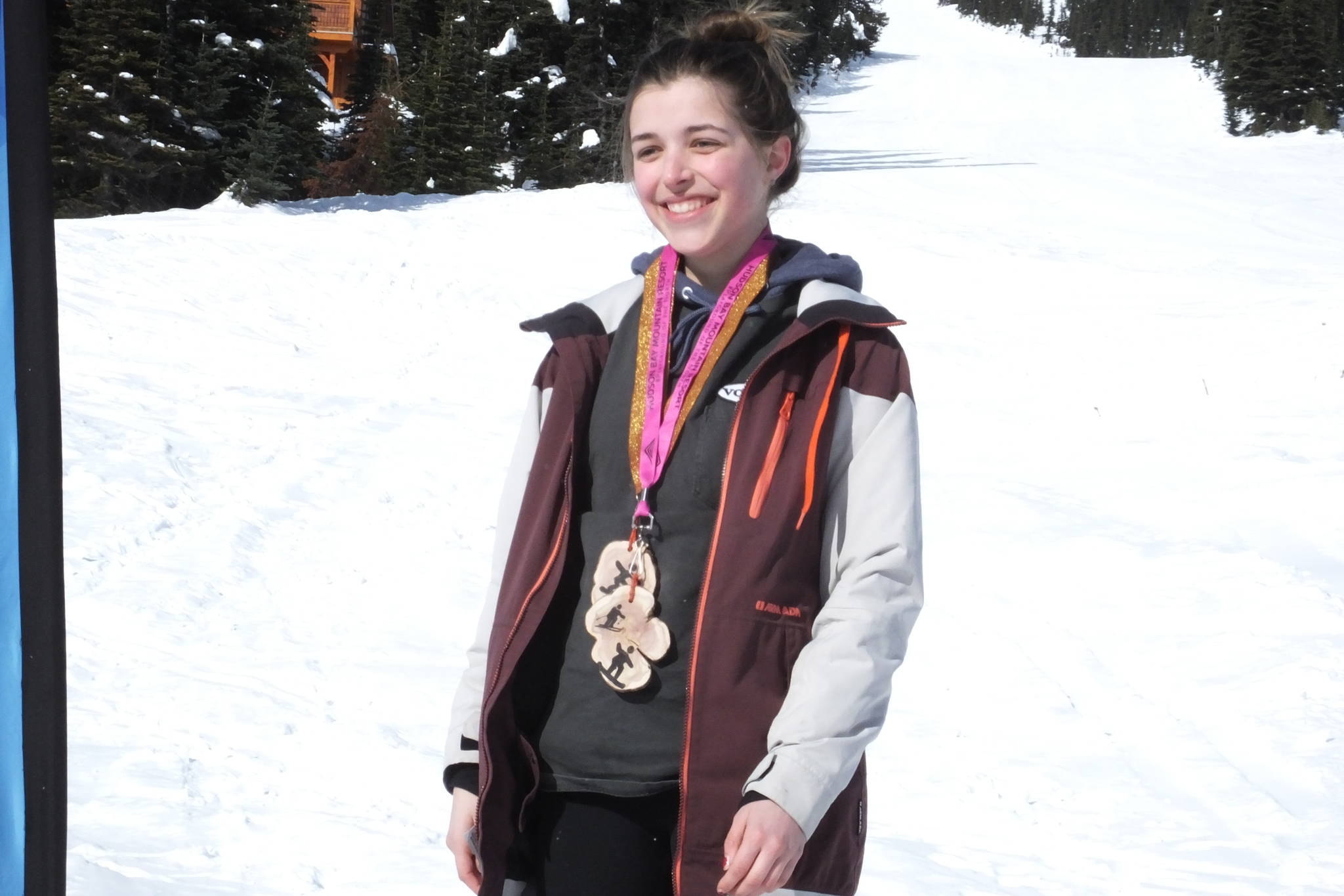 15899376_web1_BC-High-School-Championships--snowboard-ski