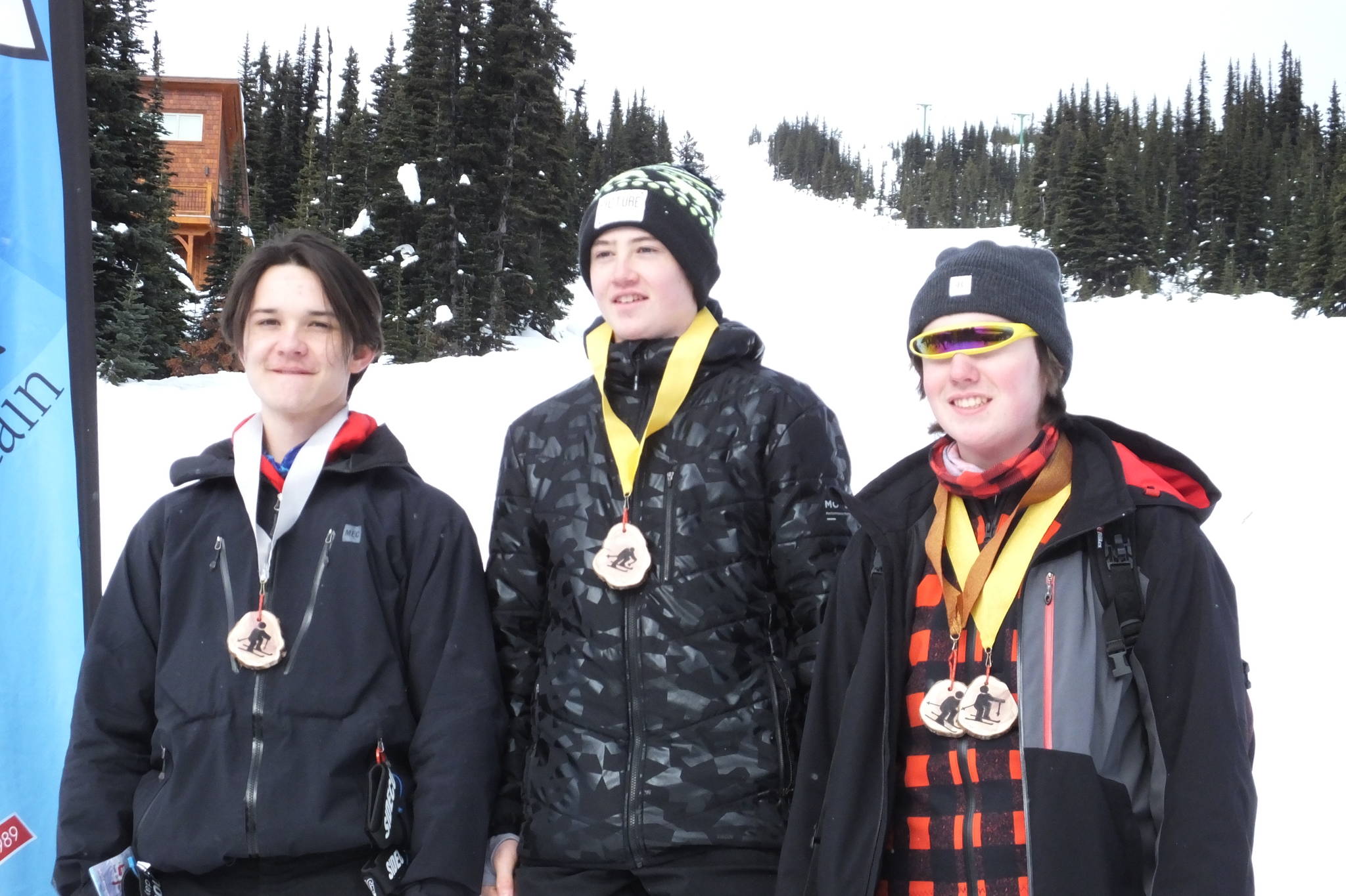 15899376_web1_BC-High-School-champs-Boys-ski