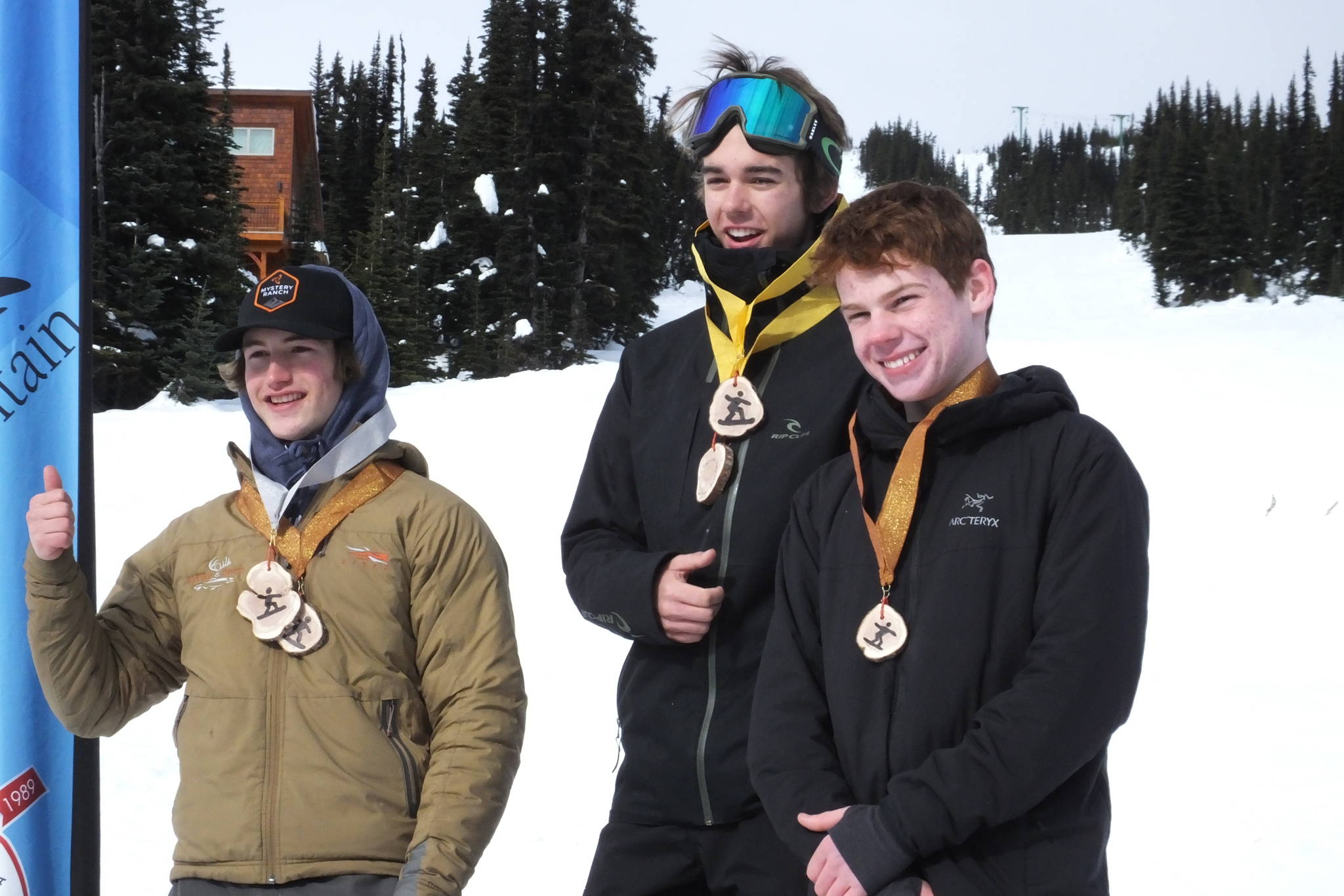 15899376_web1_BC-High-school-snowboard-boys-individual