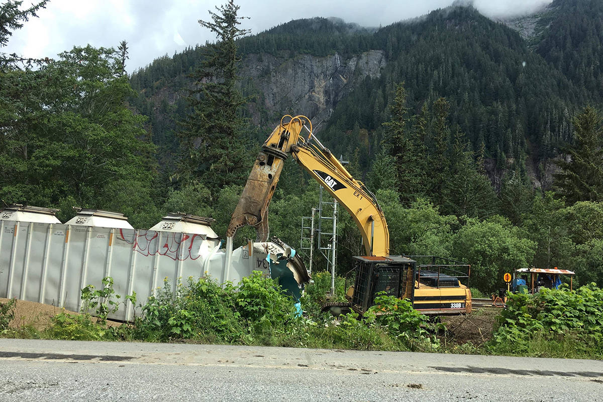 17772624_web1_TST-train-derailment-web4