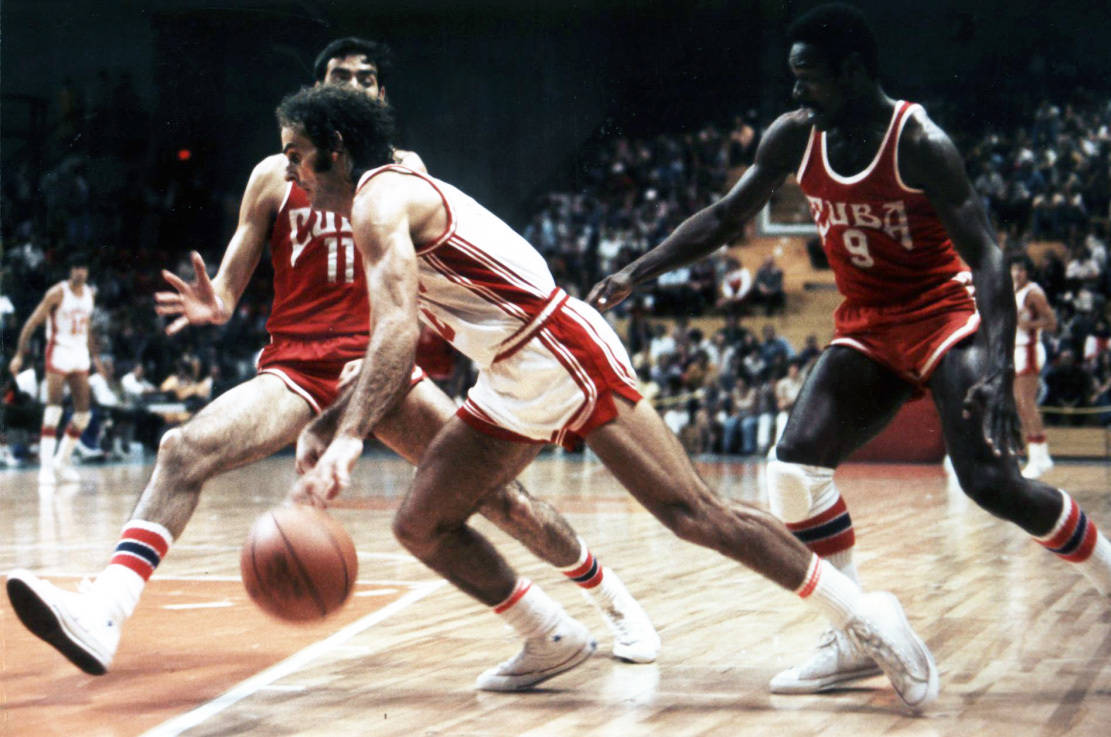 20483920_web1_copy_200213-CHC-Bill-Robinson-basketball-death-PUSH-bio_1