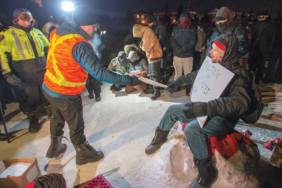 20657661_web1_200222-RDA-Quebec-blockades_1