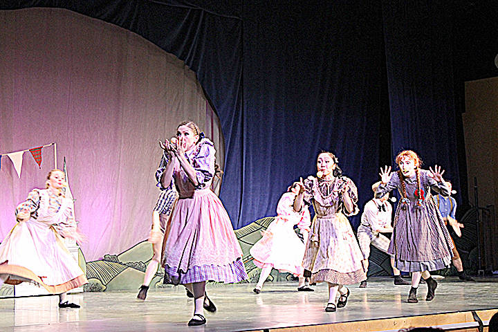 20765225_web1_200304-LDN_annofgreengables-ballet_7