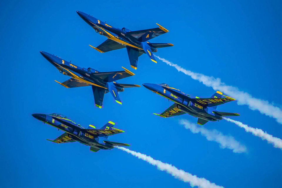 21447302_web1_200507-ABB-airshow-plane_1