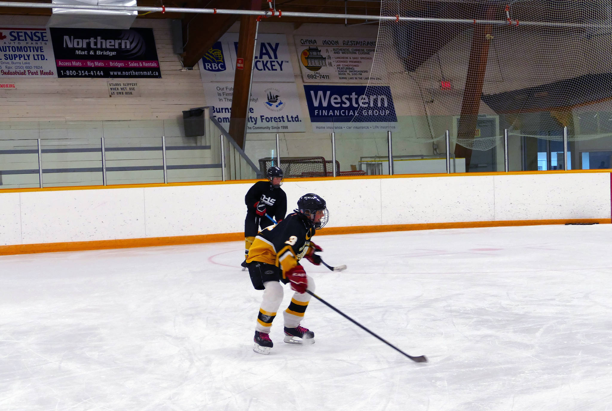 24653230_web1_210331-LDN-SA.Hockey.camp-hockey_13