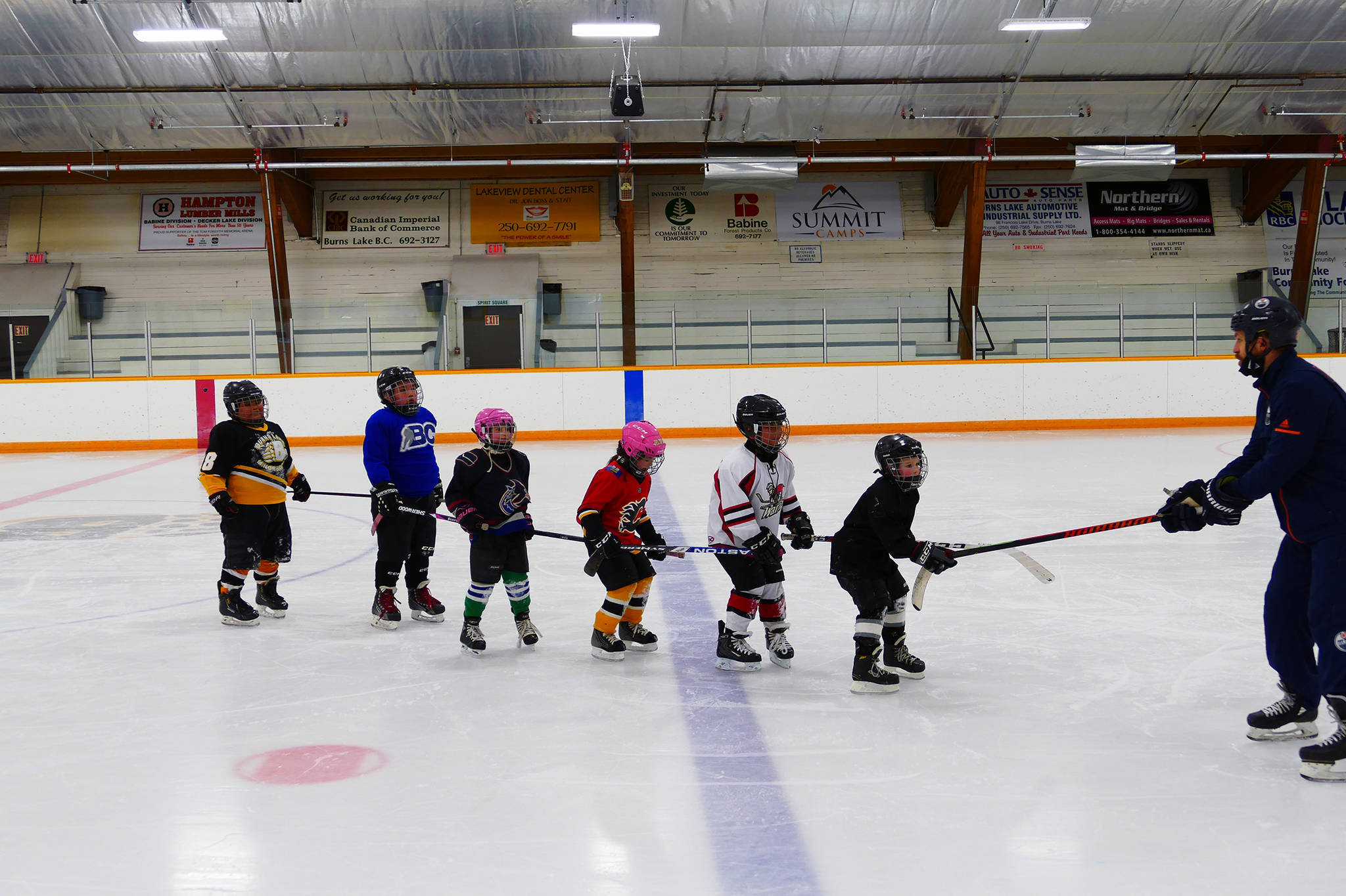 24653230_web1_210331-LDN-SA.Hockey.camp-hockey_3