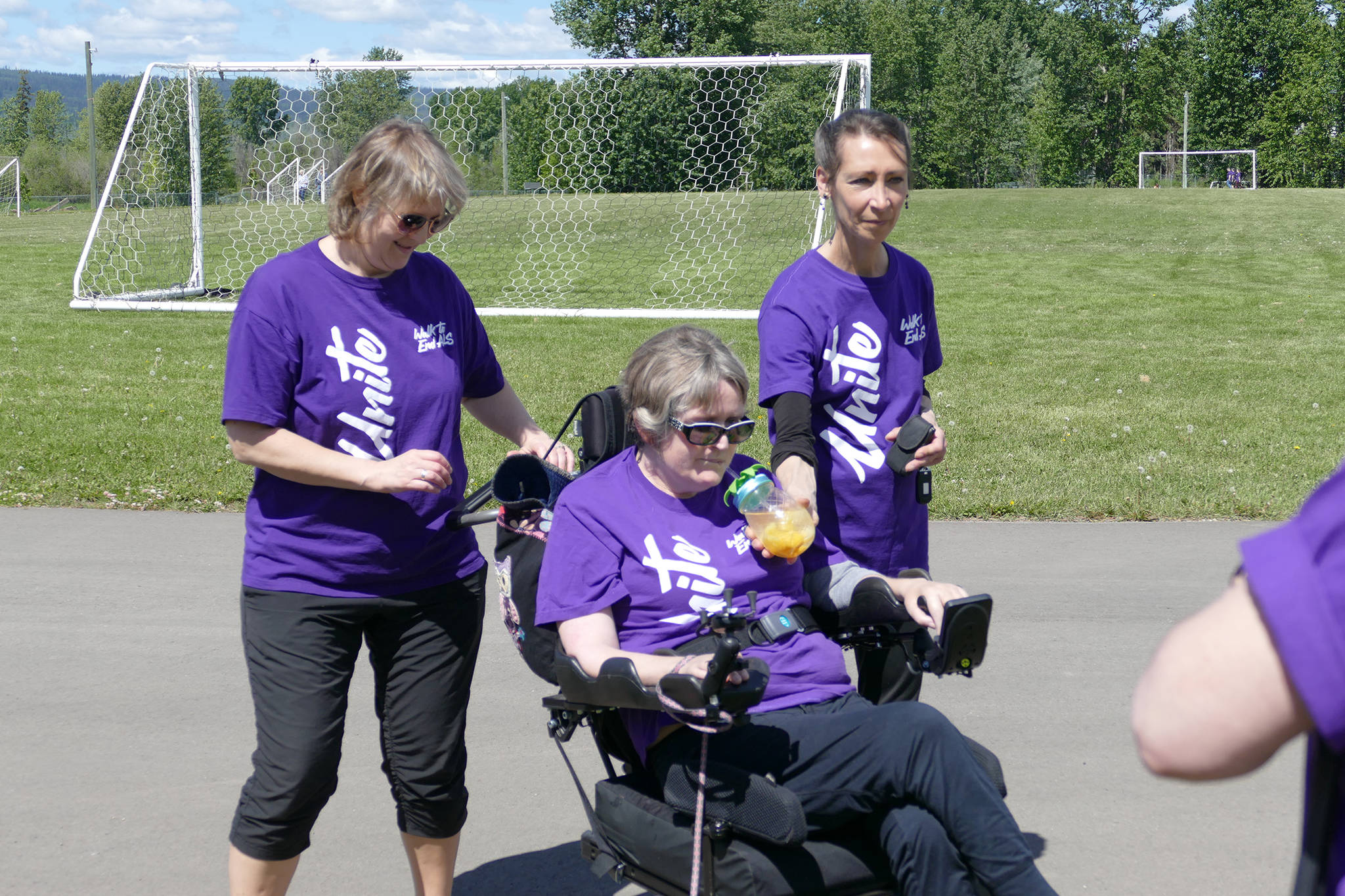 25555732_web1_210623-LDN-SA.ALS.walk-ALS_15