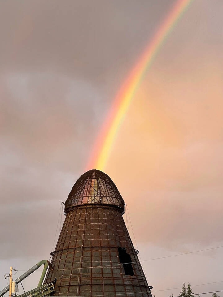 26405798_web1_210915-LDN_rainbow-building-SA-mill_2