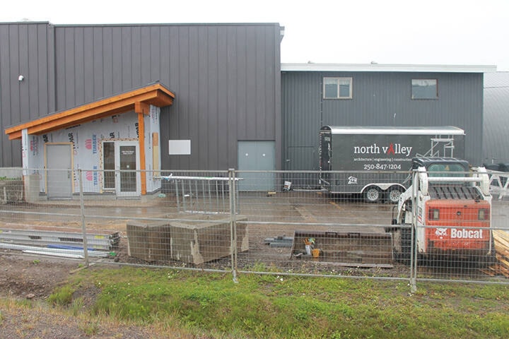 26435893_web1_210915-LDN-Multiplex-construction-SA-curling_1