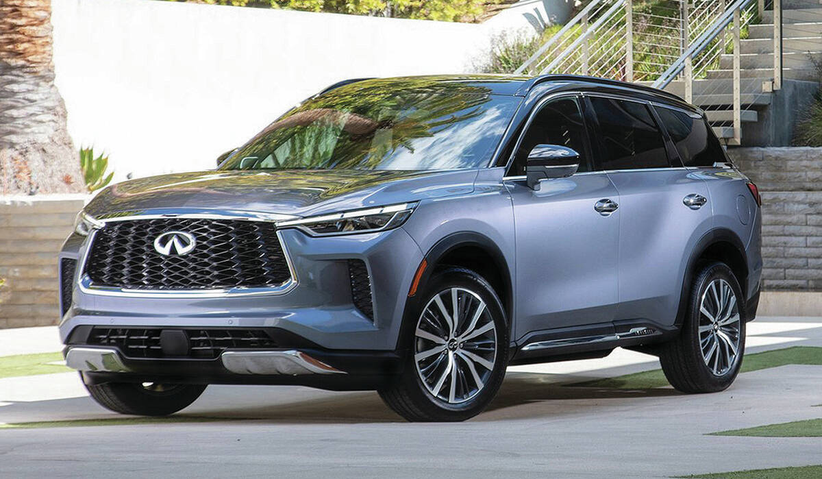 The handsome Infiniti QX60 shares its platform with the Nissan Pathfinder, but there is no visual similarity between the two. PHOTO: INFINITI