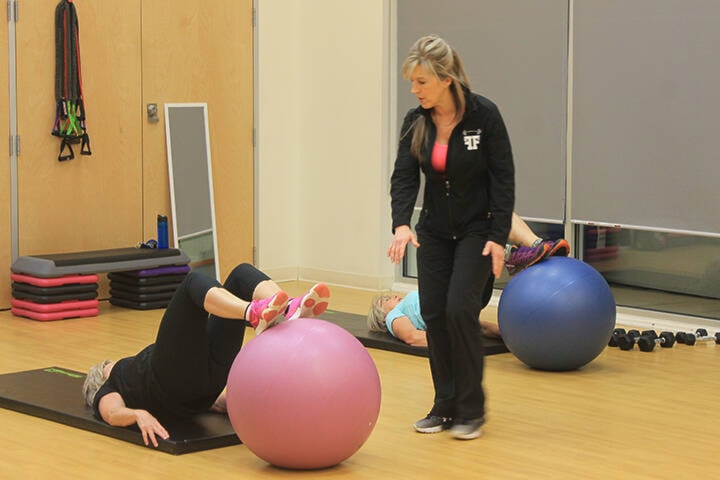 26943438_web1_211103-LDN-fitness-class-balls_2