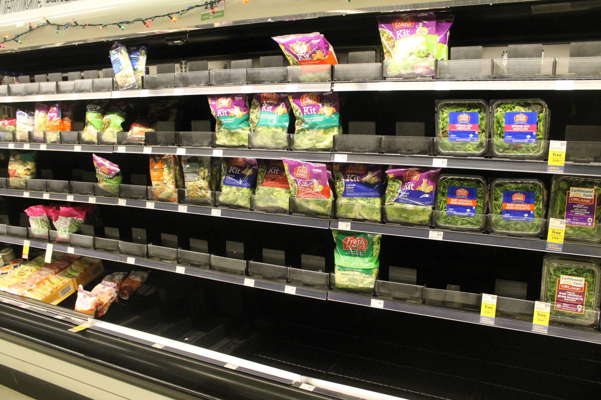 Food supplies were low in stores across the local area due to flooding down south. (Eddie Huband photo/Lakes District 亚洲天堂)