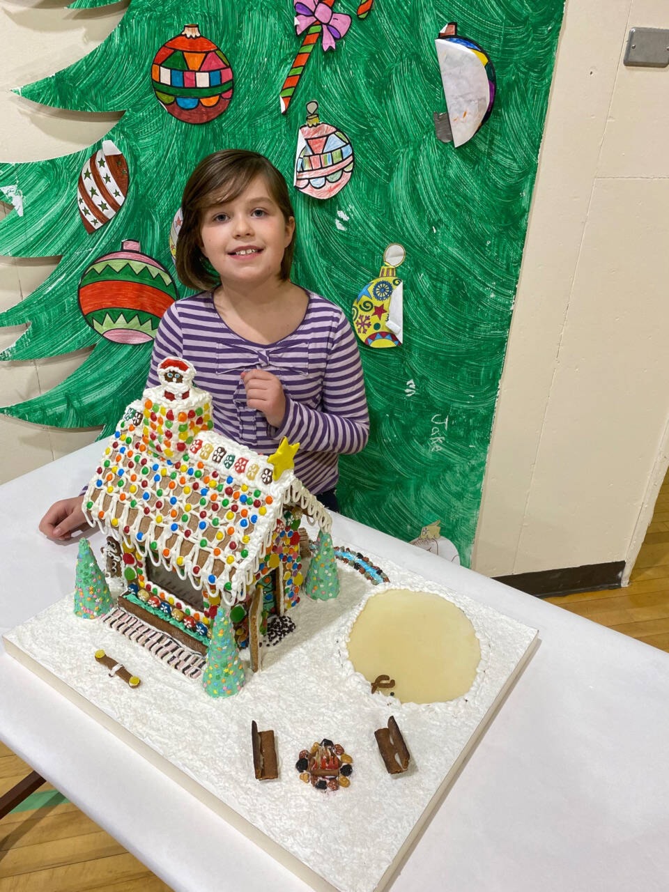 27549662_web1_211222-LDN-grassy-plains-gingerbread-kid_1