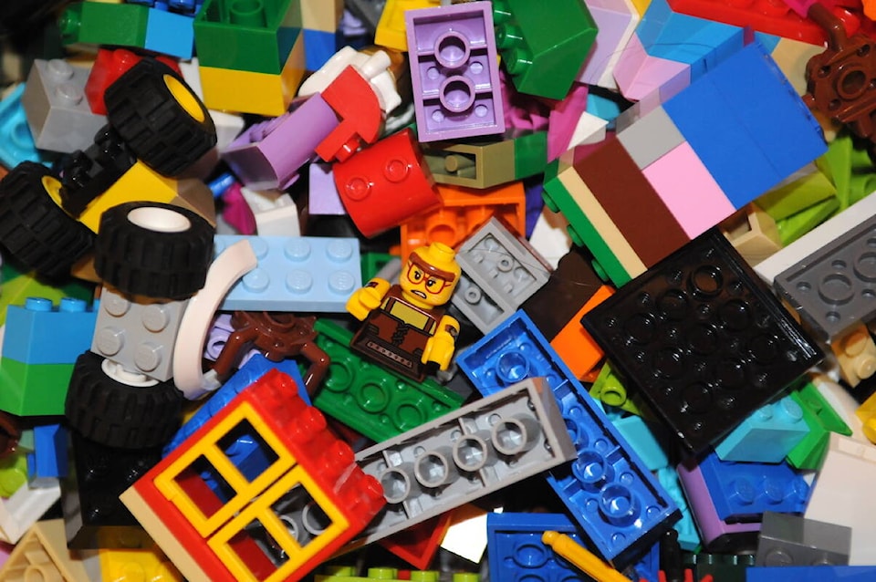 27911948_web1_210121-CPL-Unofficial-holidays-Jan24to30-LEGO_1