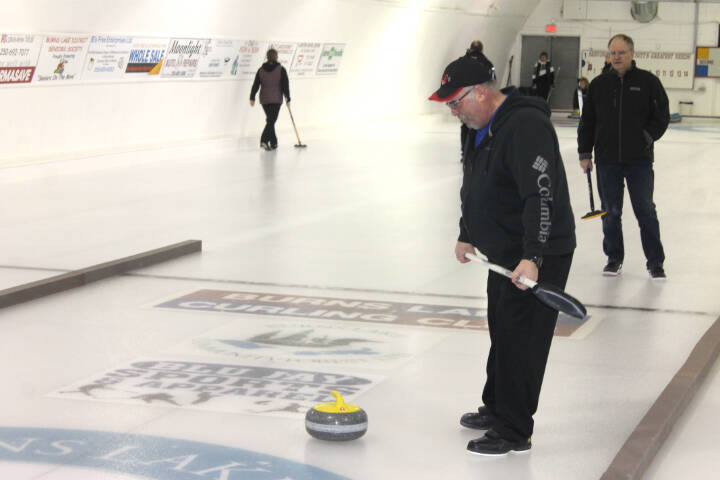 28044447_web1_220209-LDN-mixed-curling-SA-KEYWcurlingORD_3