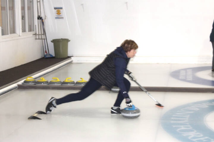 28131733_web1_220216-LDN-curling-drop-in-SA-curling_2