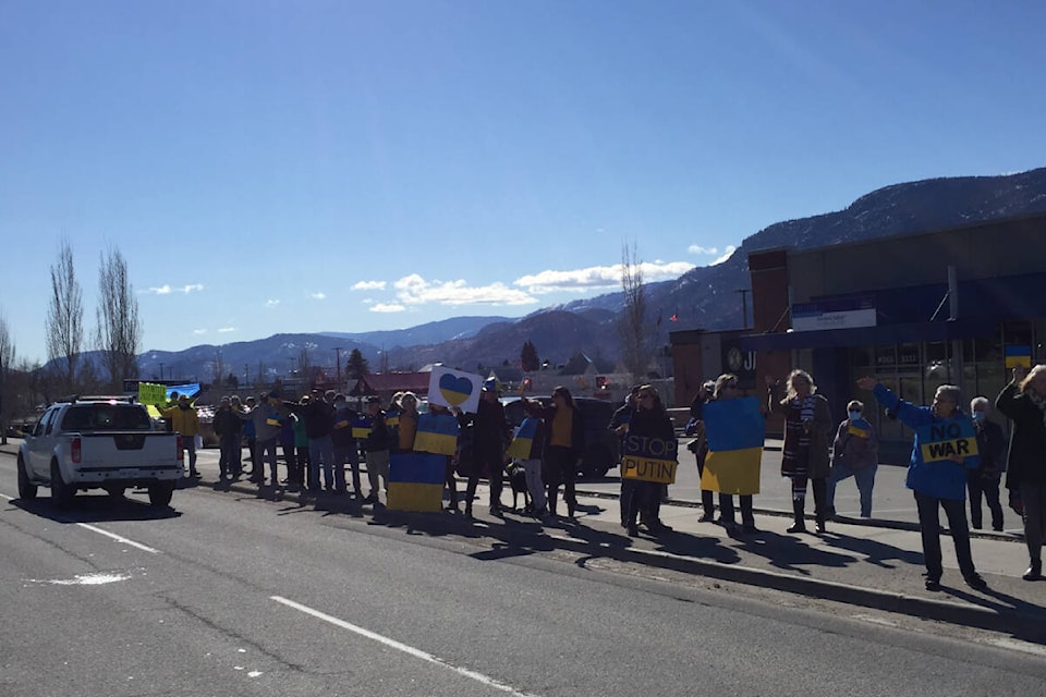28368624_web1_220309-PWN-UkrainePenticton-UkrainePenticton_1