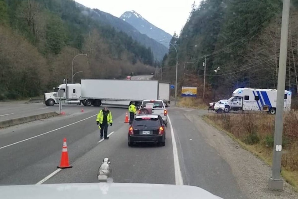 28583957_web1_211122-PSS-Hwy3-washout_2