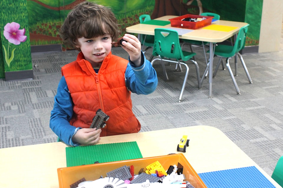 28663324_web1_220406-LDN-Lubrary-lego-SA-lego_2