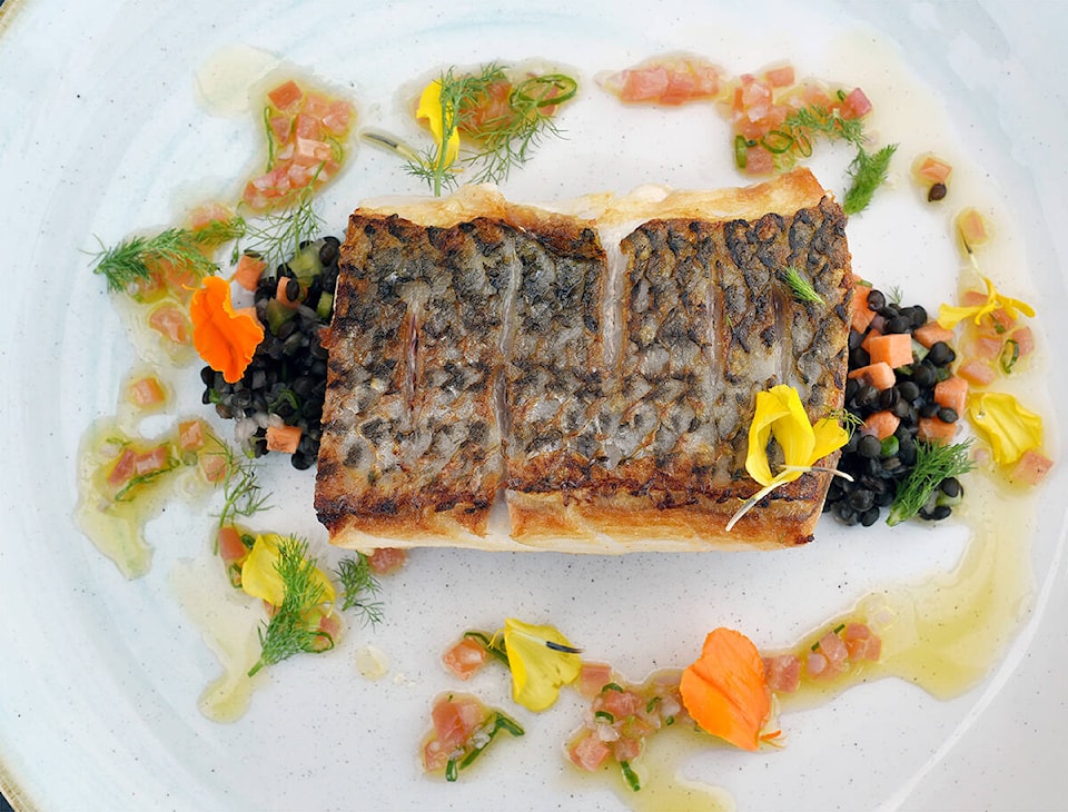 29242614_web1_20220527-BLVD-Manteo-Food_3