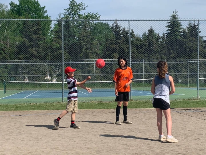 29538248_web1_220629-LDN_volleyball-ball_2