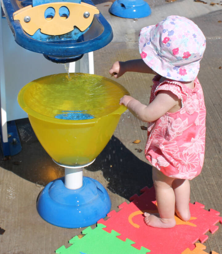 30054682_web1_220817-LDN_summer-beach_3