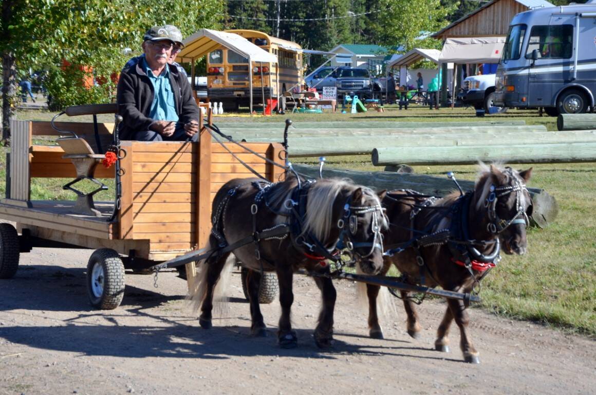 30759910_web1_221026-LDN_fallfair-morepics_3