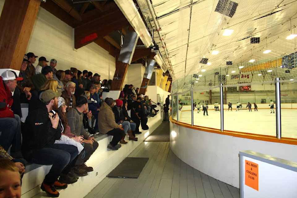 30841434_web1_221102-LDN_timbermen-hockey_1