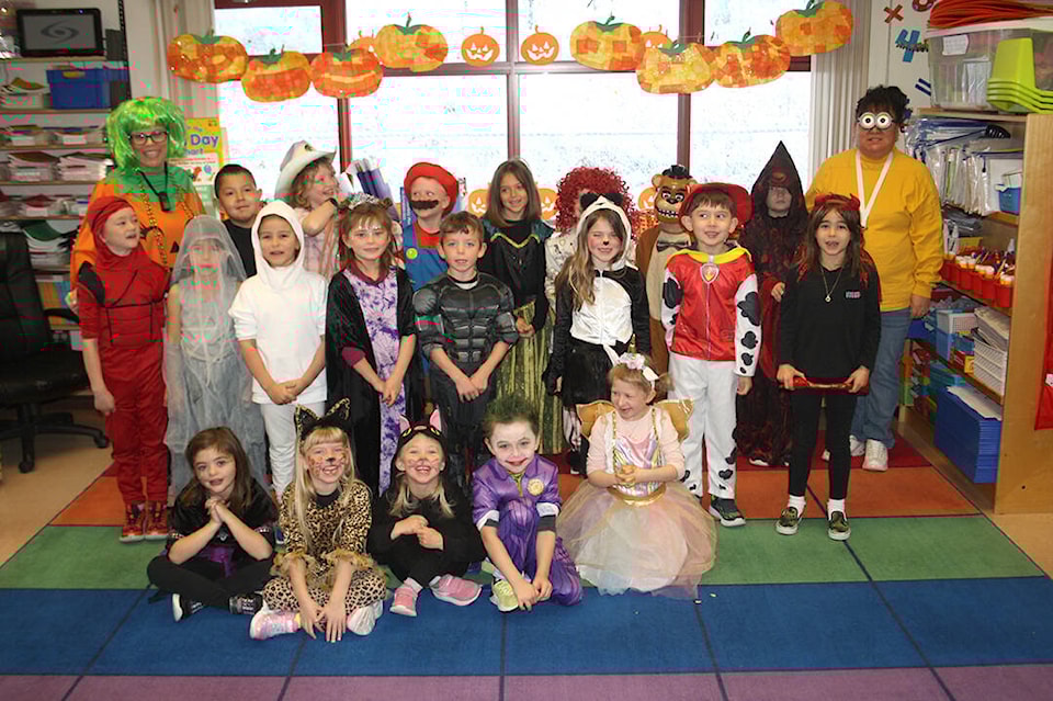 30858226_web1_221109-LDN_halloween-pics_3