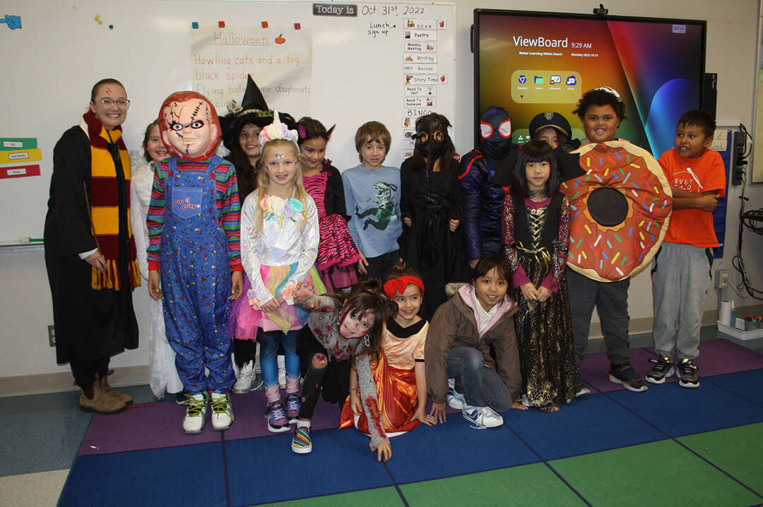30858226_web1_221109-LDN_halloween-pics_9