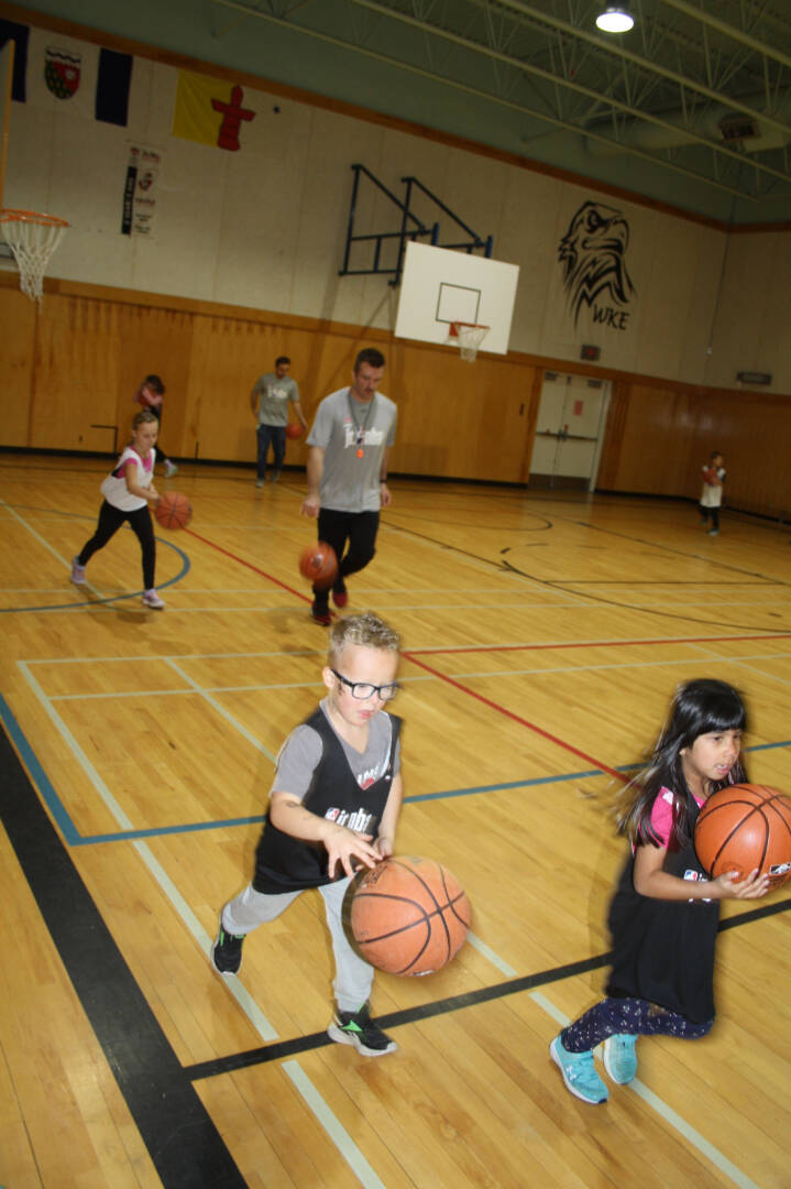 30911577_web1_221109-LDN_basketball-pics_4