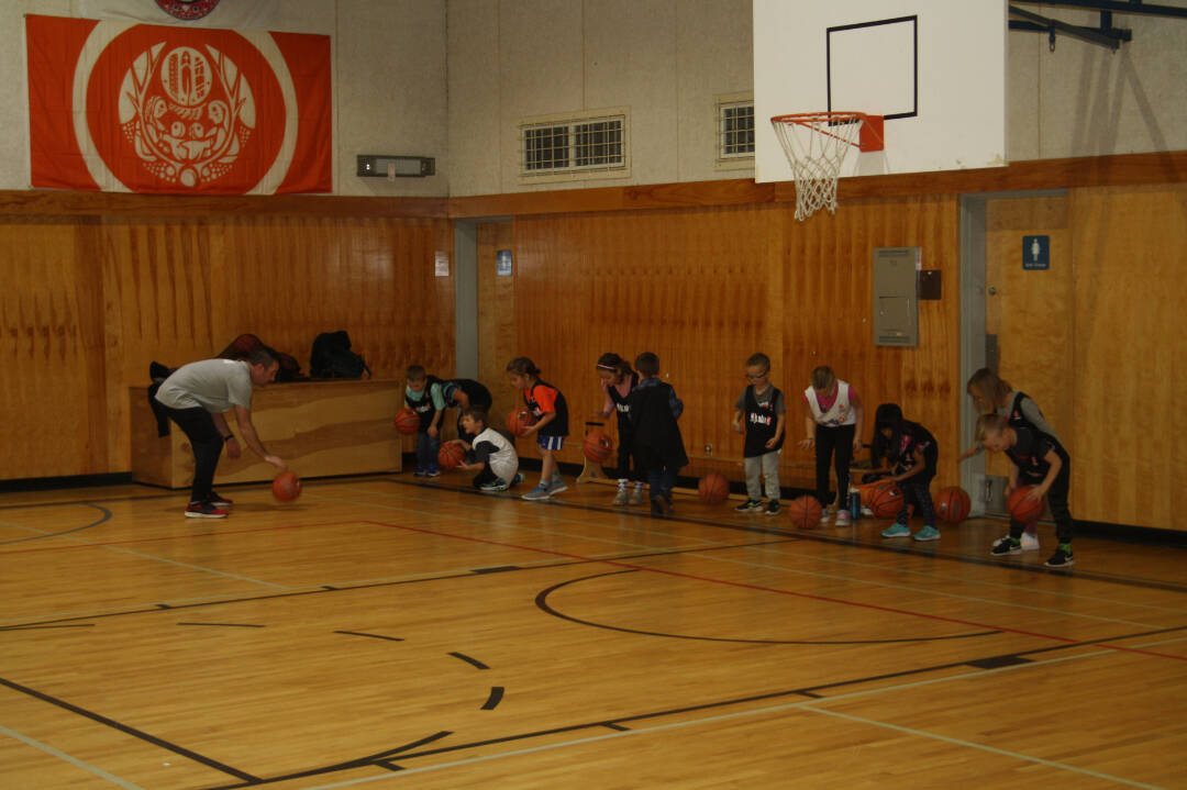 30911577_web1_221109-LDN_basketball-pics_6