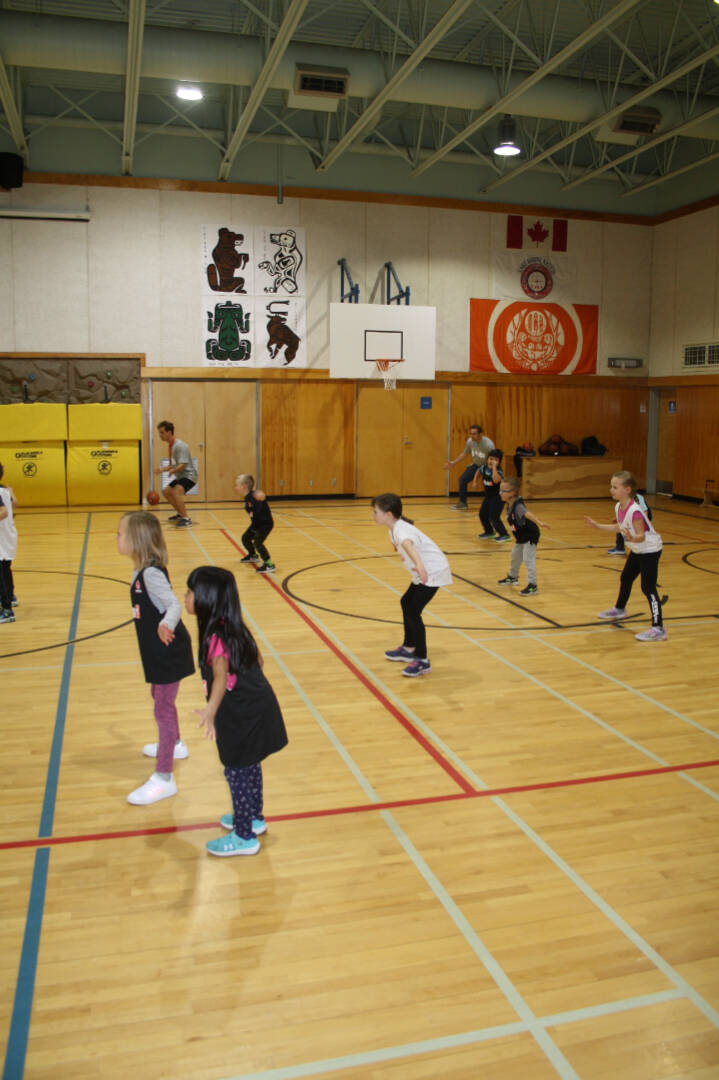 30911577_web1_221109-LDN_basketball-pics_7