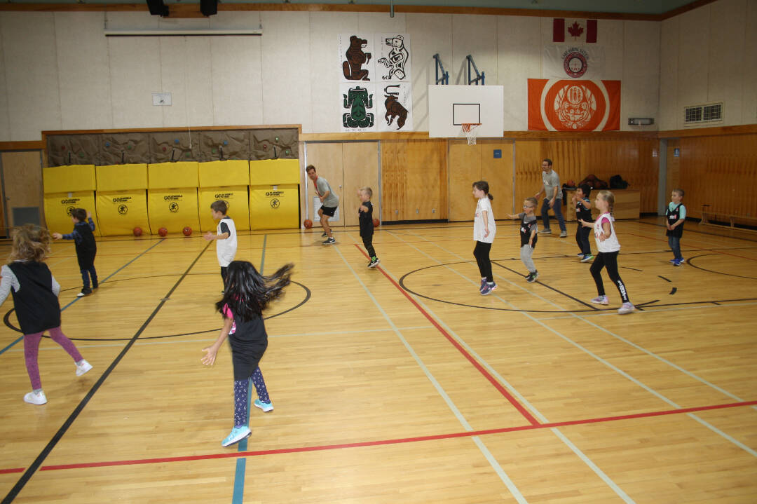 30911577_web1_221109-LDN_basketball-pics_8